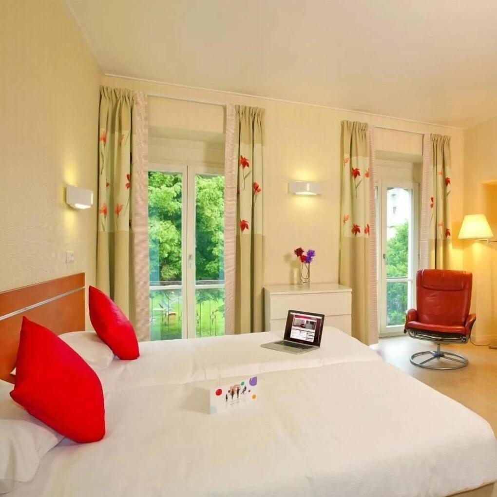 Garden & City Luxeuil Ex Le Metropole Et Les Thermes Rum bild