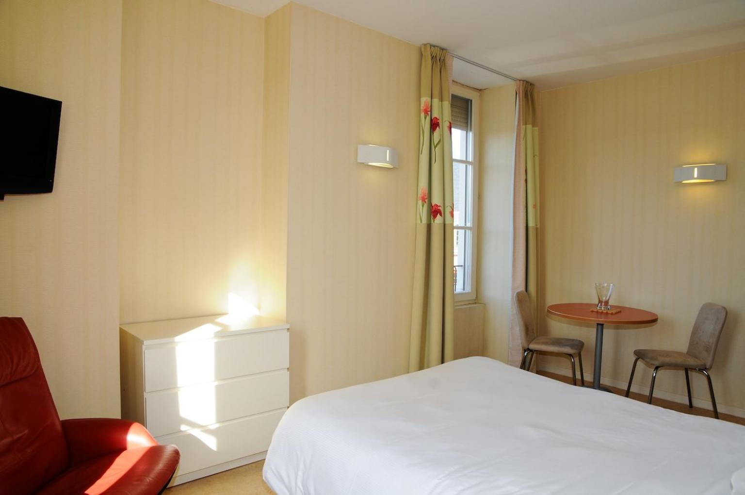 Garden & City Luxeuil Ex Le Metropole Et Les Thermes Rum bild